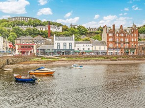 1 Bedroom Waterfront Apartment with Sea Views in Oban, Argyll, Scotland